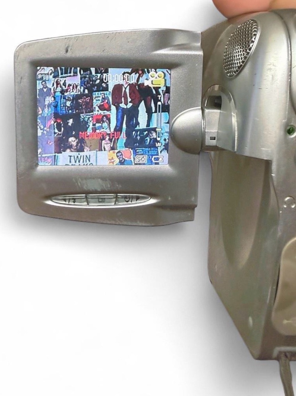 Y2K Traveler DV - 5040 digicam
